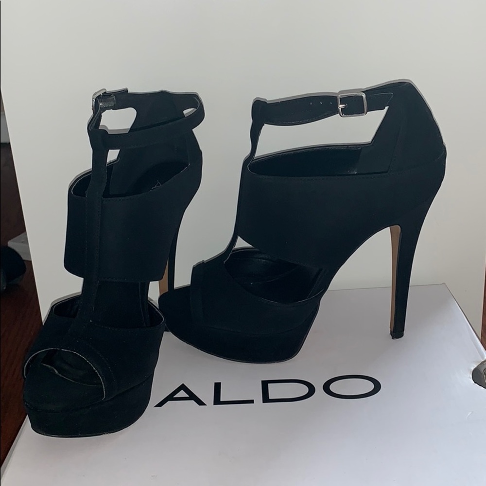 Black suede Aldo ‘Hockin’ pumps